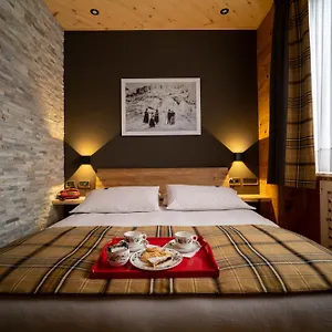 Meuble Garni Della Contea Hotel